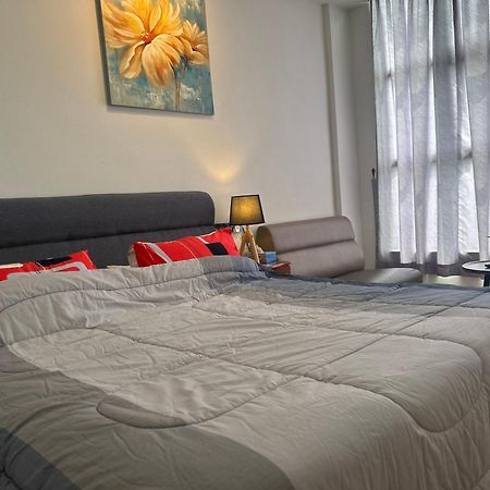 Roxy Apartment Kuching Exterior foto