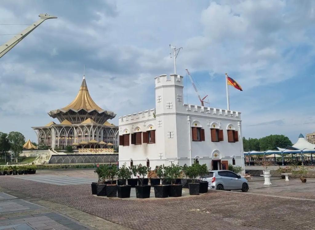Roxy Apartment Kuching Exterior foto