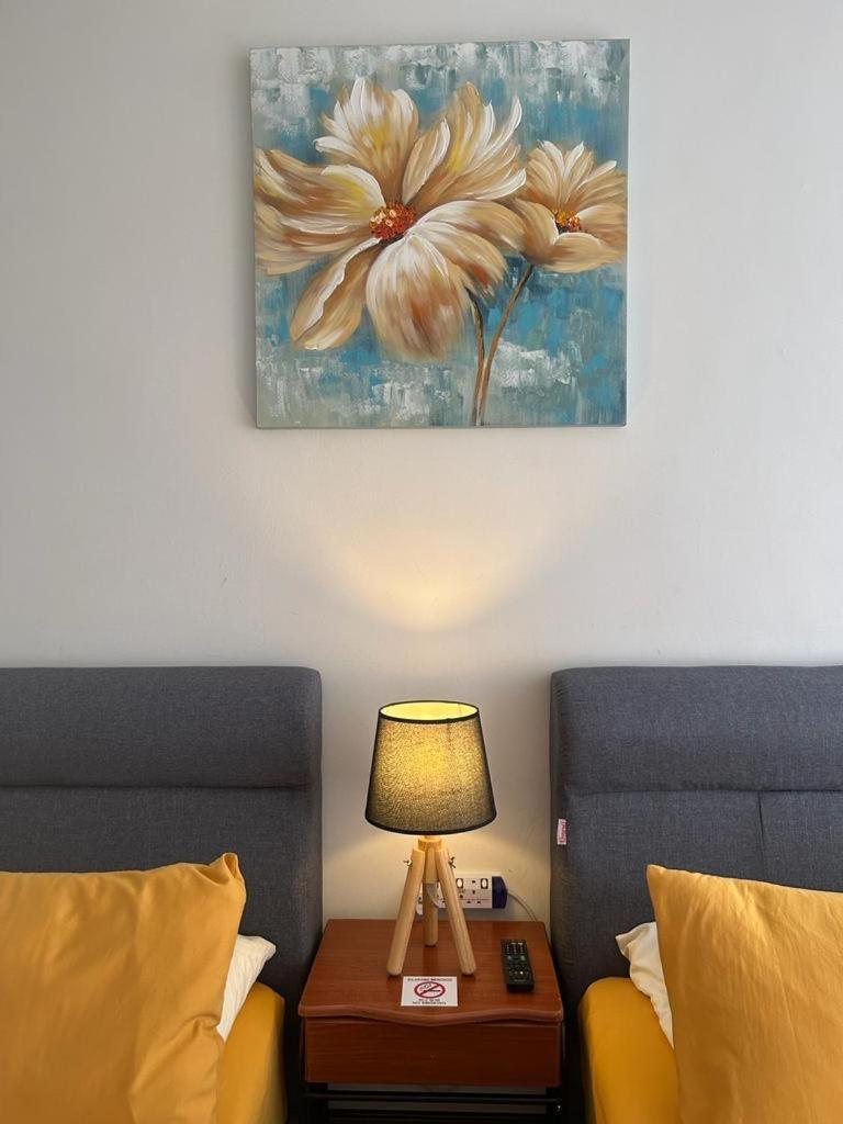 Roxy Apartment Kuching Exterior foto